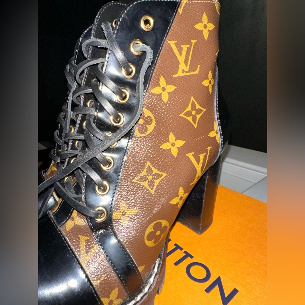 Louis Vuitton - Picture 2 of 5